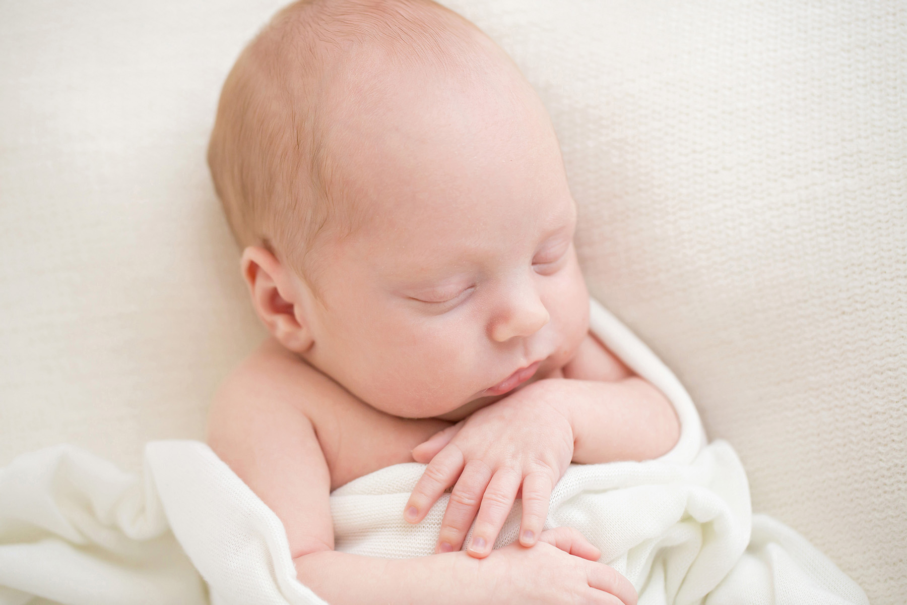 Louisville KY Newborn photographer | Julie Brock Photography | Photography studio in Louisville | sweet and natural newborn photography with baby no blanket.jpg