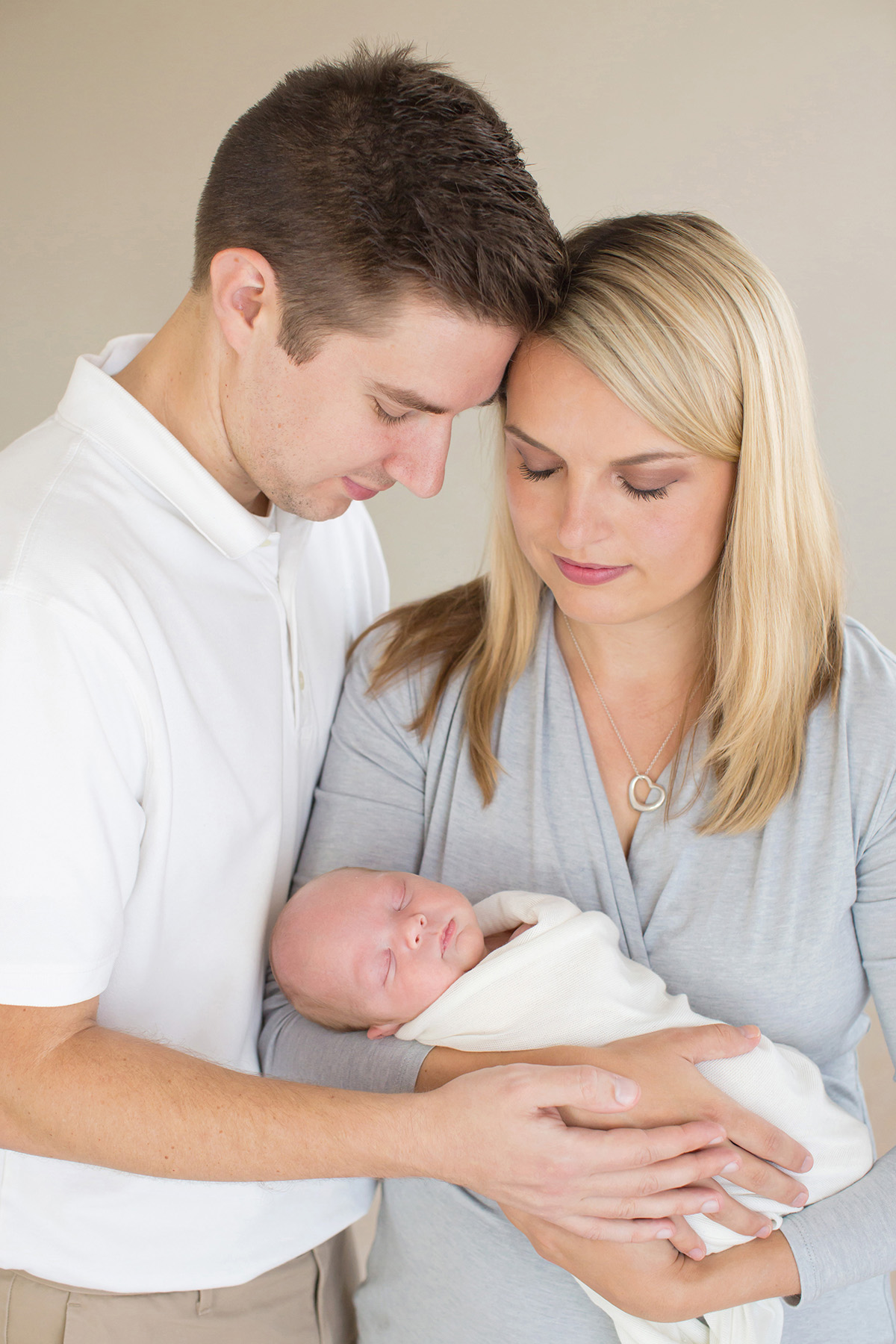 Louisville KY newborn and maternity photographer | Julie Brock Photography | Photography studio in louisville ky | newborn photo session with parents.jpg