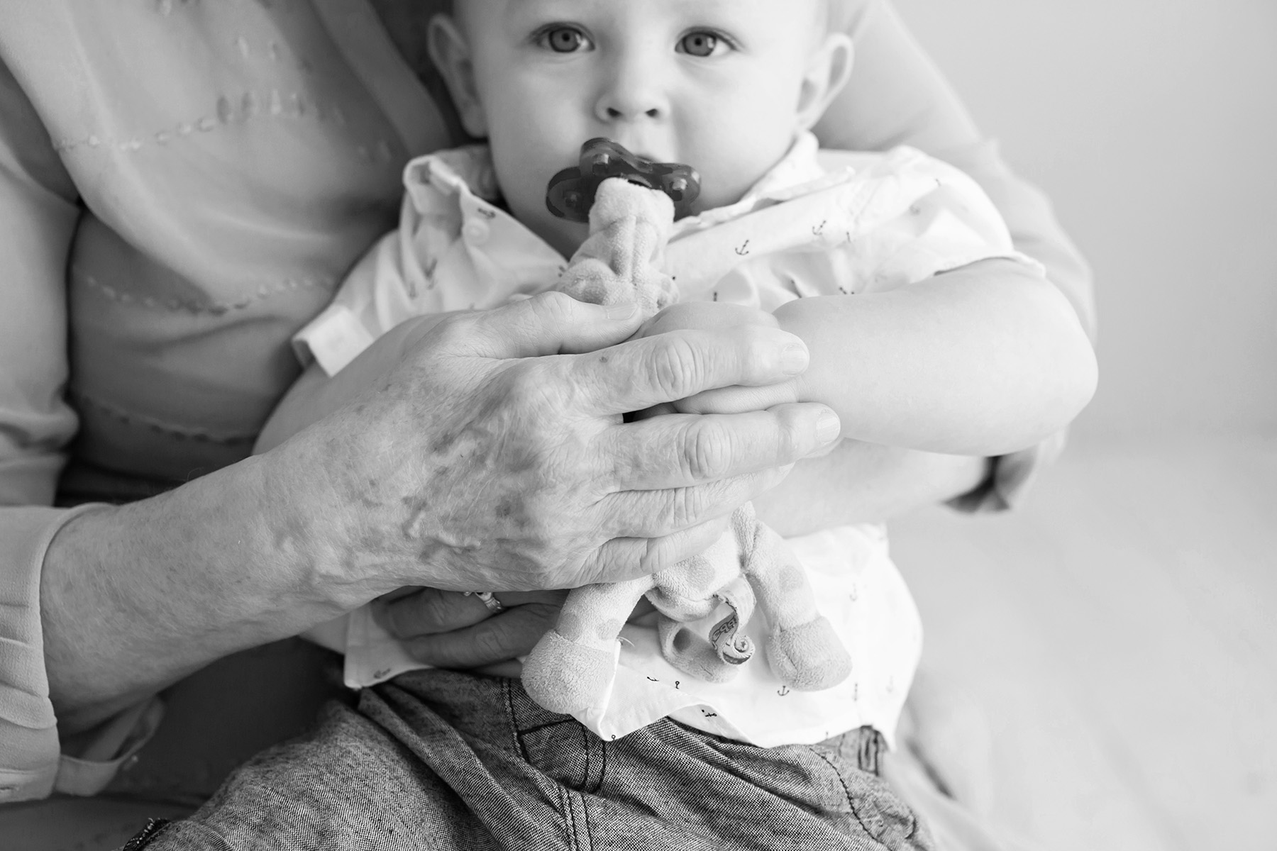 Louisville Family Photographer | Julie Brock Photography | Photo of Grandchild with Grandma.jpg