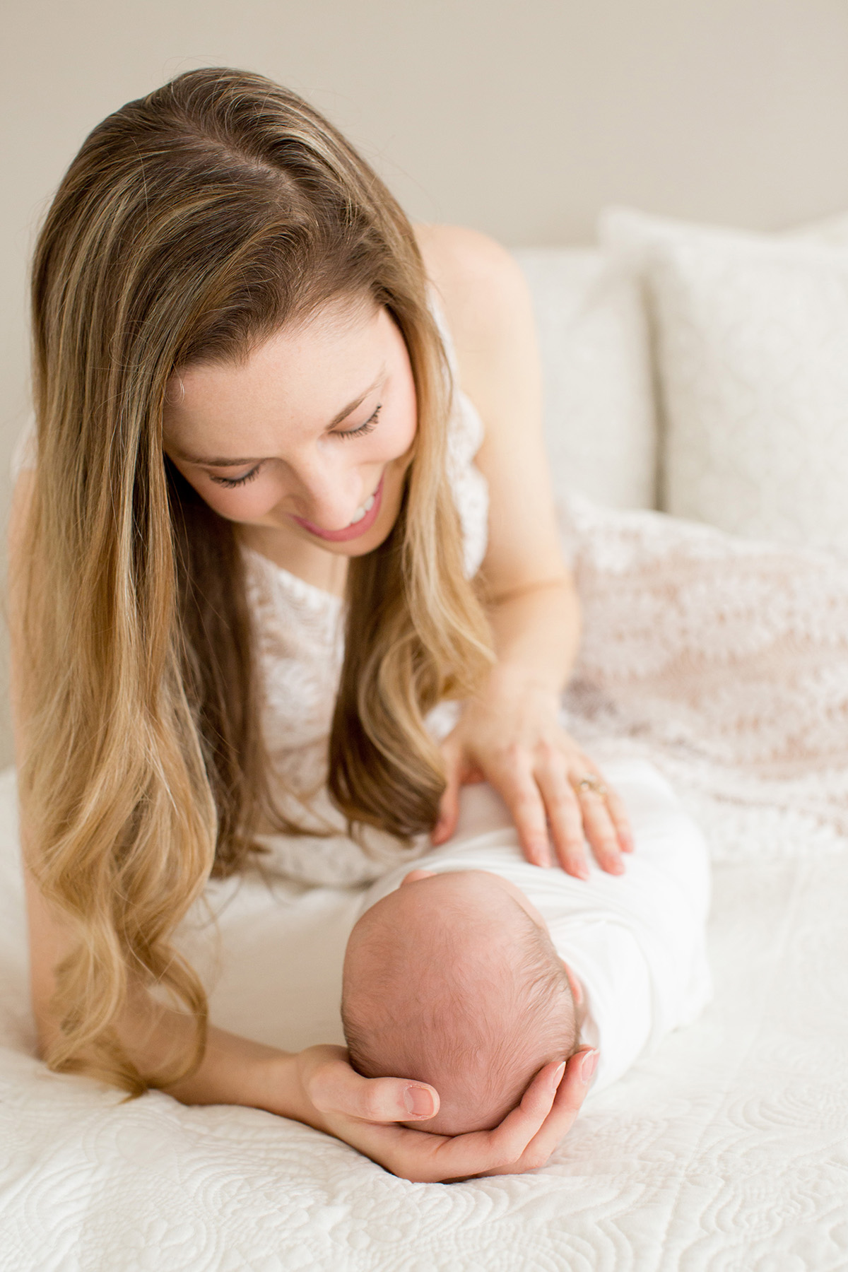 Louisville KY Newborn and Maternity Photographer | Julie Brock Photoraphy | Mom and baby on bed | Perfect Newborn Photo | Louisville Photographer.jpg