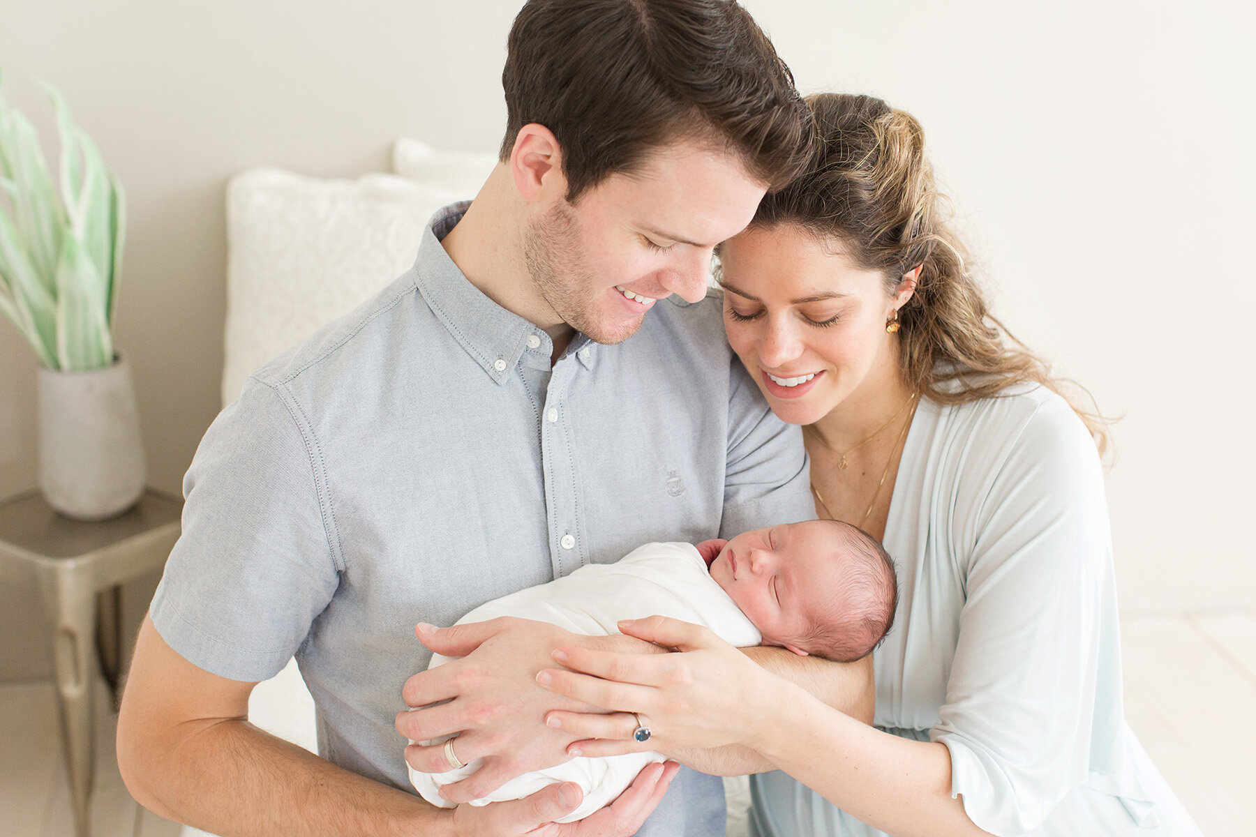 Louisville KY Newborn Photographer | Julie Brock Photography | Parents with Newborn | Why Choose Studio Session.jpg