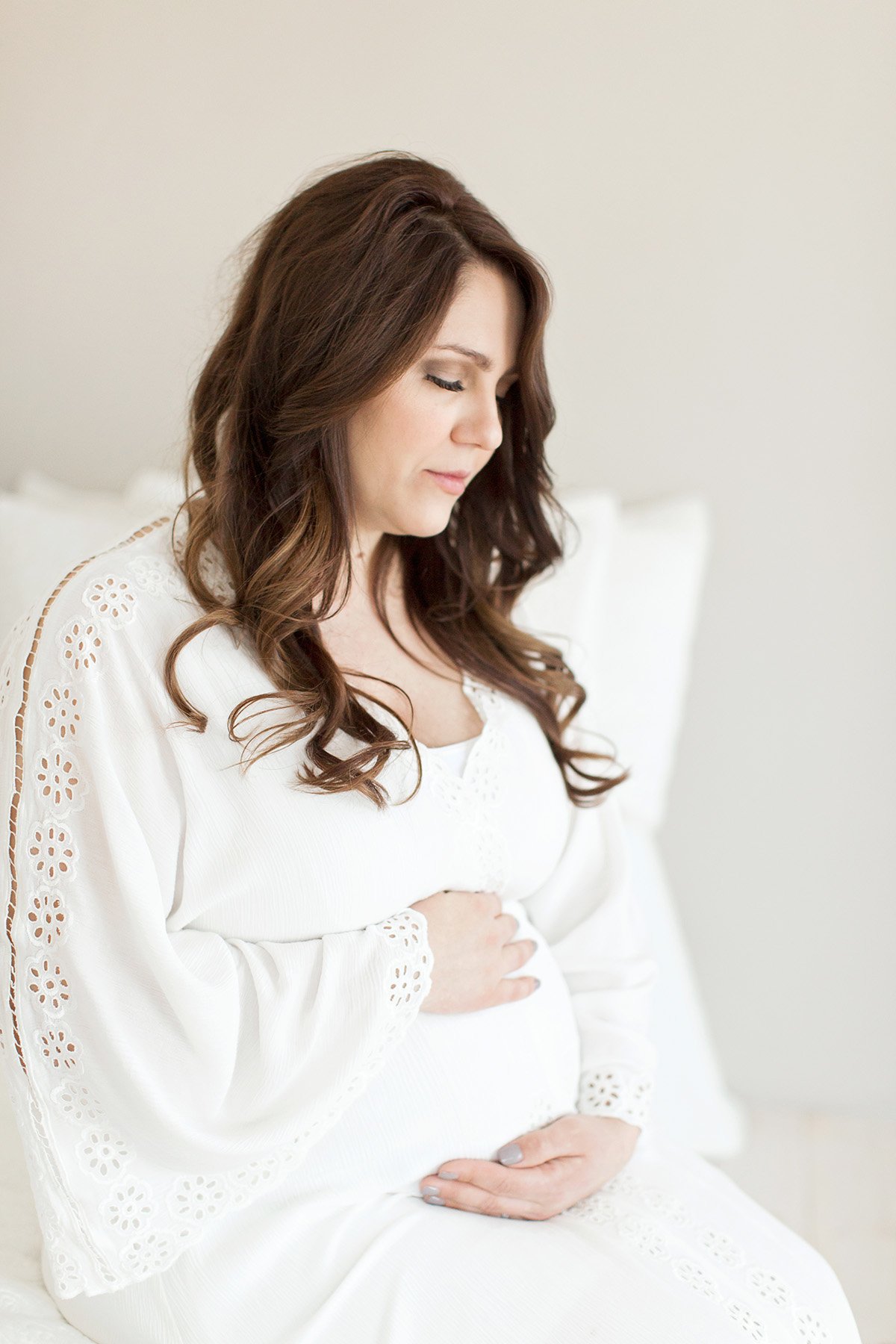Bright white maternity photography session Louisville KY