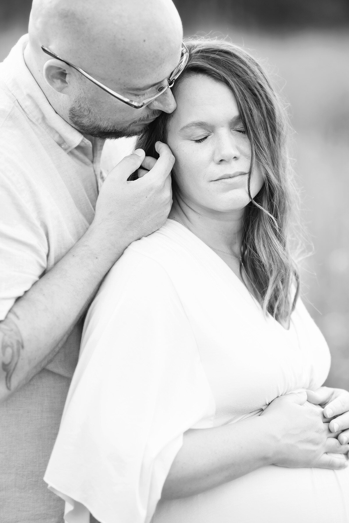 Louisville Pregnancy Photographer | Julie Brock Photography | Maternity Photoshoot outdoors | Newborn Photographer | Family Photographer | Couple Photo session for baby.jpg