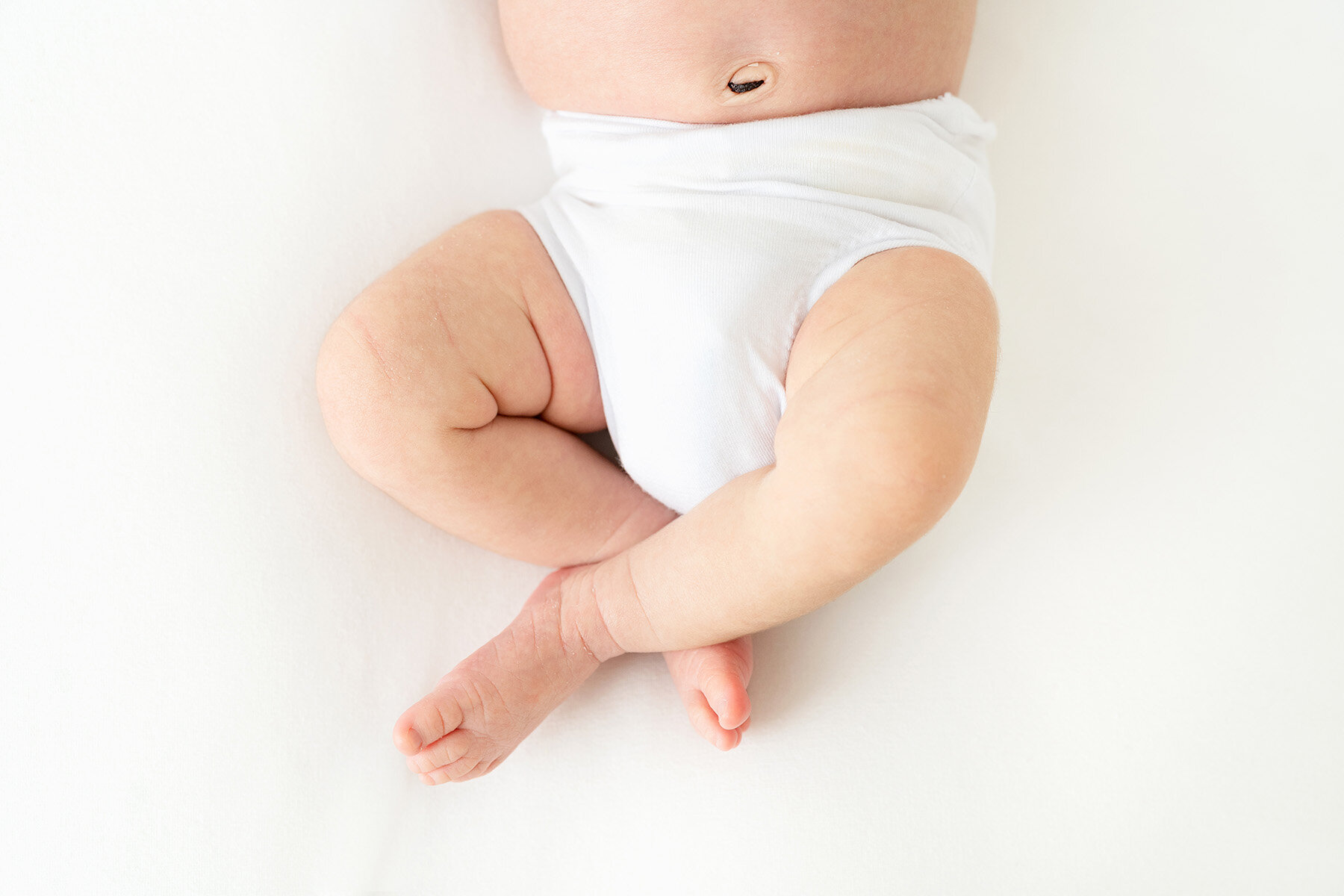 top-newborn-maternity-family-photographer-julie-brock-photography-simple-light-airy-photographer.jpg