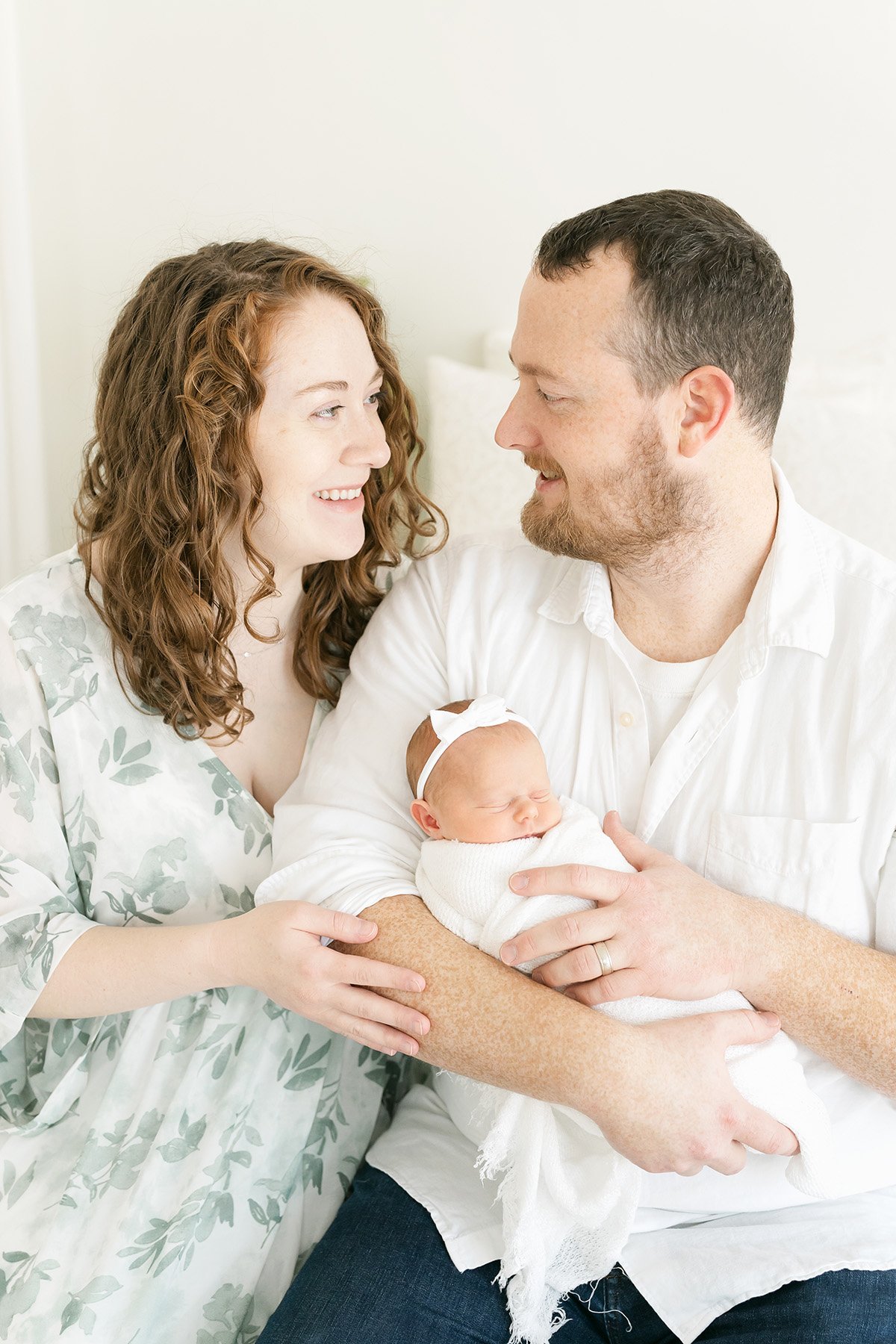 newborn-photographer-in-louisville-ky-southern-indiana-includes-parents