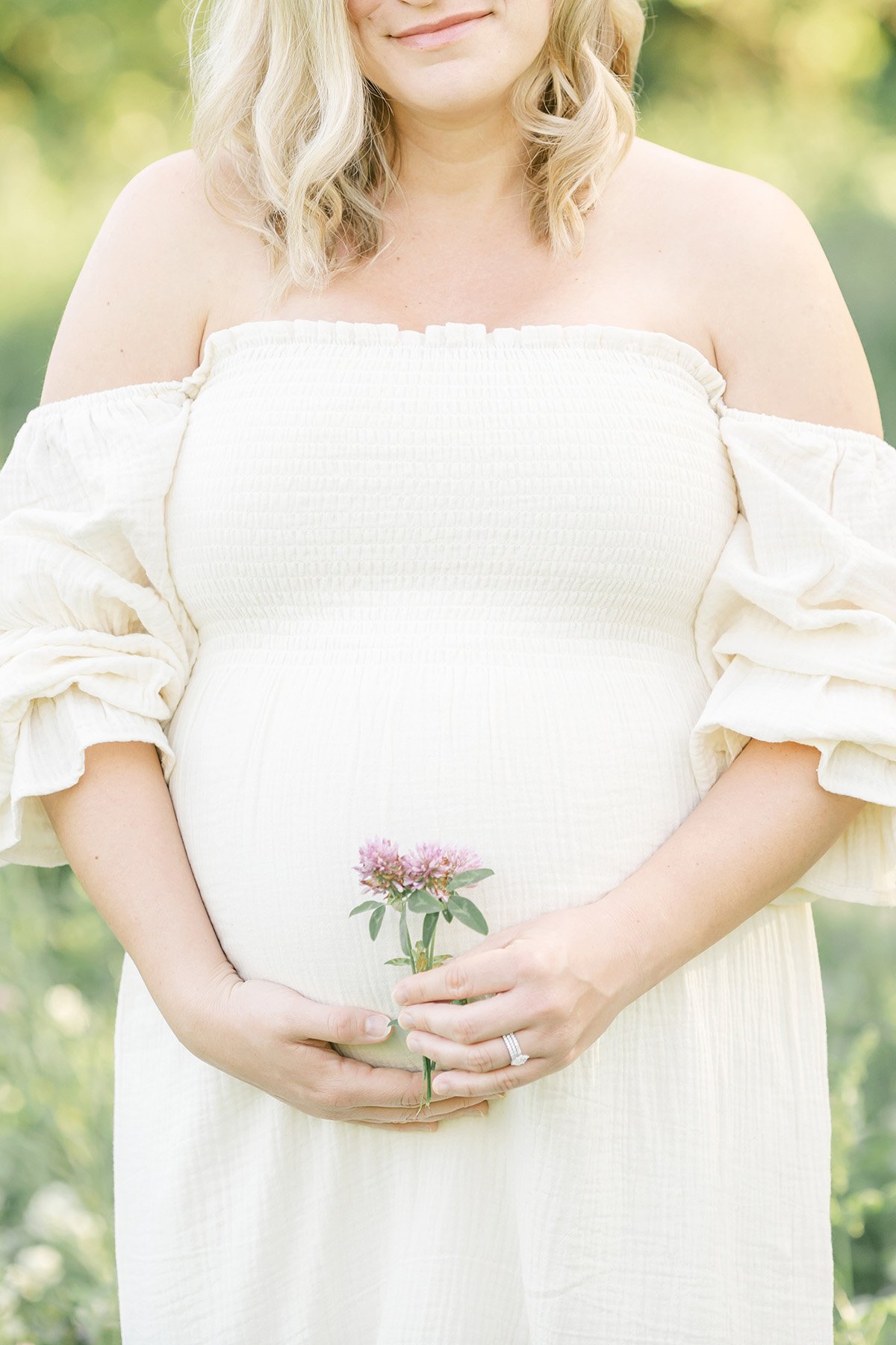 Perfect off shoulder dress for maternity photoshoot with Julie Brock Photography Kentucky