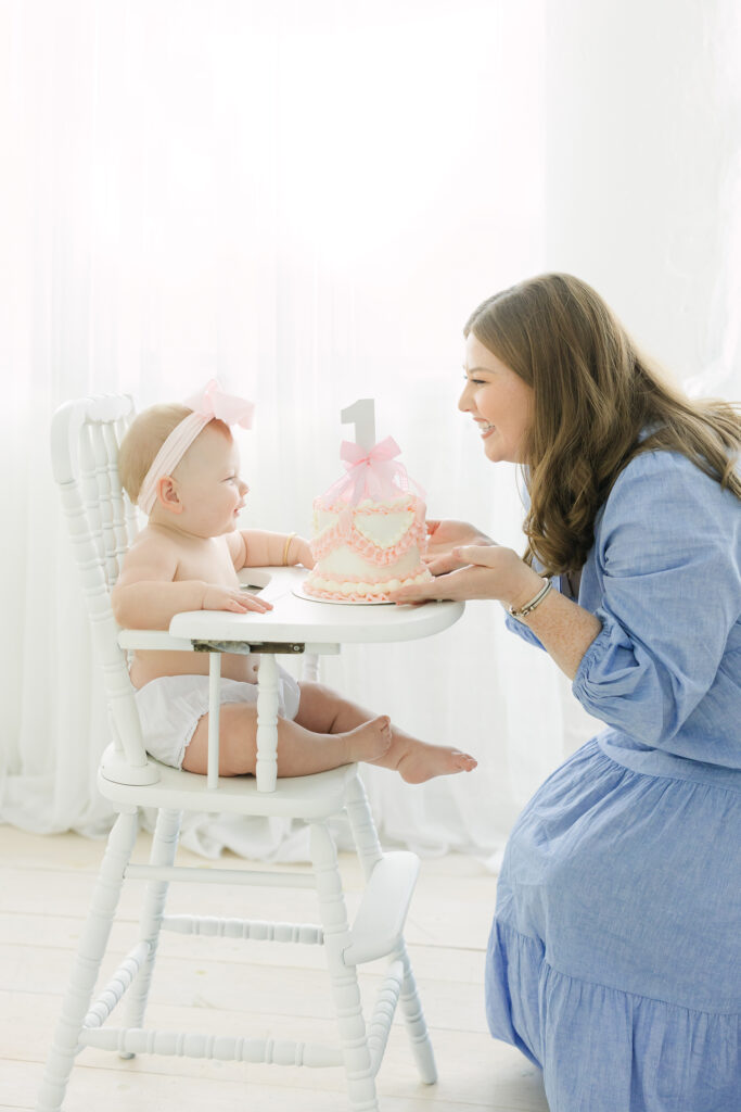 Louisville first birthday cake smash photographer julie brock 1 : Louisville Newborn Photography