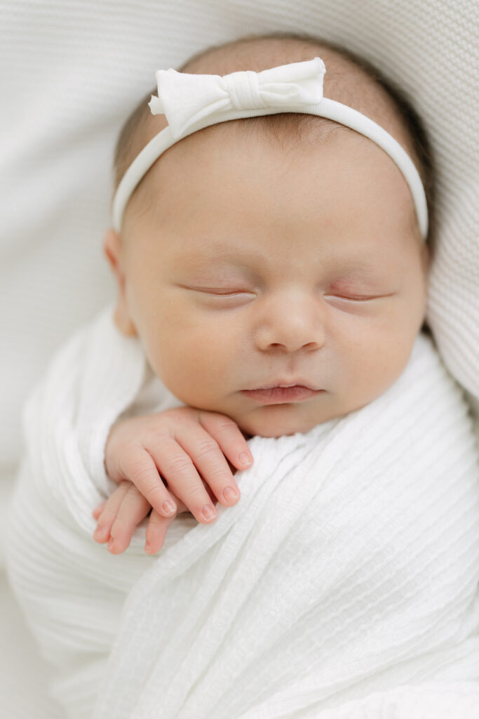 sleeping newborn baby at louisville newborn photography studio 